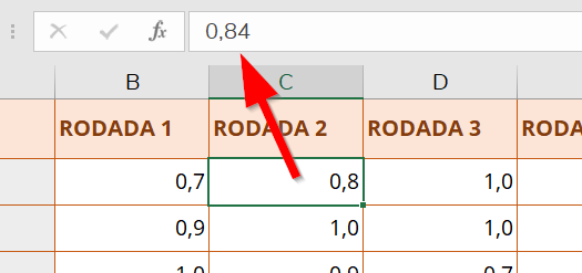 Os valores reais de uma célula com valor arredondado são exibidos na barra de fórmulas