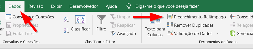 Acesse a guia Dados e clique em Preenchimento Relâmpago